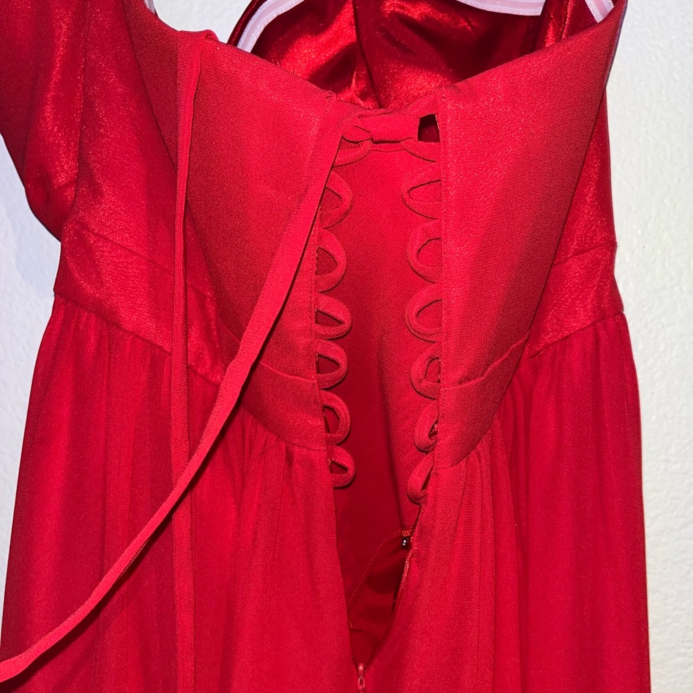 Red Dress! - Picture 4 of 4